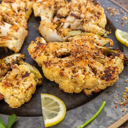 George Foreman Grill Vegetable Recipes, Smoked Cauliflower Steaks, Grilled Cauliflower Steaks Recipes, Grilled Cauliflower Recipes, Grill Cauliflower, Grilled Cauliflower Steak, Weber Grill Recipes, Vegan Barbeque, Grilled Cauliflower Steaks