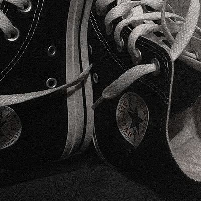 Converse Shoes, Beauty Fashion, We Heart It, Fashion Photography, Converse, Wallpapers, Sun, Tumblr, Sneakers