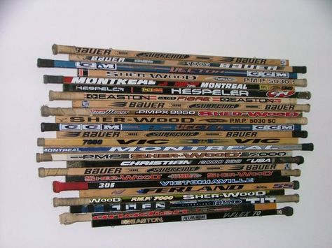 Hockey Sticks Hockey Stick Furniture, Hockey Stick Crafts, Hockey Diy, Hockey Crafts, Hockey Bedroom, Ice Hockey Sticks, Hockey Decor, Hockey Room, Boys Hockey