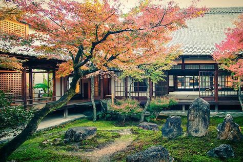 Japanese Mansion, Japanese Home Design, Japanese Style House, Traditional Japanese House, Asian Garden, Asian Homes, Asian Home Decor, Japanese Architecture, Kyoto Japan