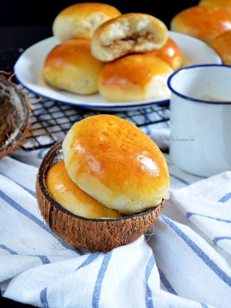 Pan de Coco - The Not So Creative Cook Impossible Coconut Pie, Coconut Filling, Coconut Bread, Sweet Buns, Cheesy Bread, Coconut Macaroons, Grated Coconut, Recipe Notes, Fresh Milk