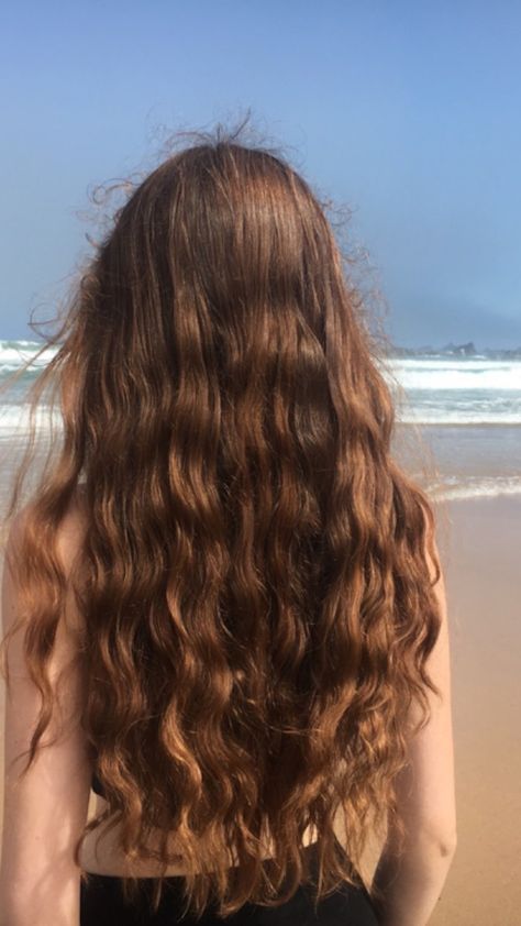 Pelo Ondulado Natural, Pinterest Summer, Brown Wavy Hair, Thick Wavy Hair, Natural Wavy Hair, Wavy Curly Hair, Long Wavy Hair, Hair Inspo Color, Summer Hair