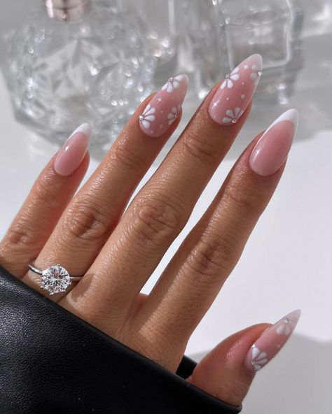 Minimalist Nails Almond French Tip, French Almond Nails Design White, Pink And White Almond Nails French Tip, Vacation Nail Inspo 2024 Almond, Almond Nails Ideas White, Almond Nails Designs Flowers, Wedding Nails For Bride Acrylic Almond, Pink Nails With White Design, White And Pink Nails Almond