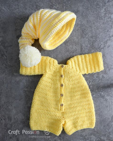 crochet pajamas sleep hat Crochet Teddy Bear Clothes Free Pattern, Crochet Toy Clothes, Crochet Jellycat Clothes, Amigurumi Clothes Free Pattern, Crochet Baby Dolls Free Patterns, Crochet Grogu, Crochet Pajamas, Crochet Onesie, Baby Doll Pajamas