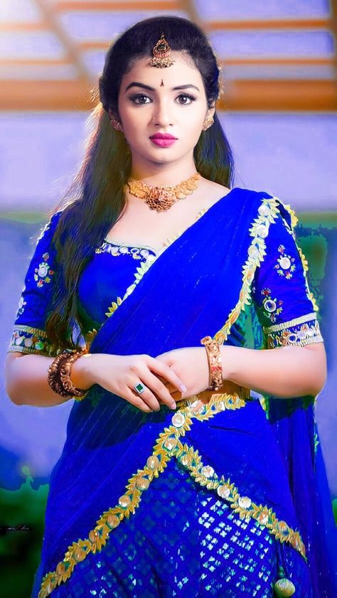 Indian Ladies Photos, Beautiful Angels, Png Background, Beautiful Casual Dresses, Background Images For Editing, Girl Background, Best Girl, Blue Saree, Manish