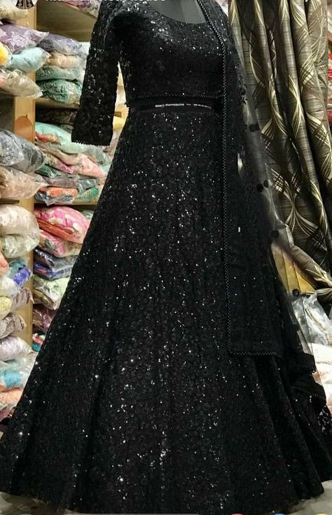 Black Froks Designs, Partywear Lehnga Designs, Black Lehnga Dress, Trendy Lehenga Designs, Beautiful Lengha, Trendy Lehenga, Haldi Outfits, Sewing Collars, Doraemon Cartoon