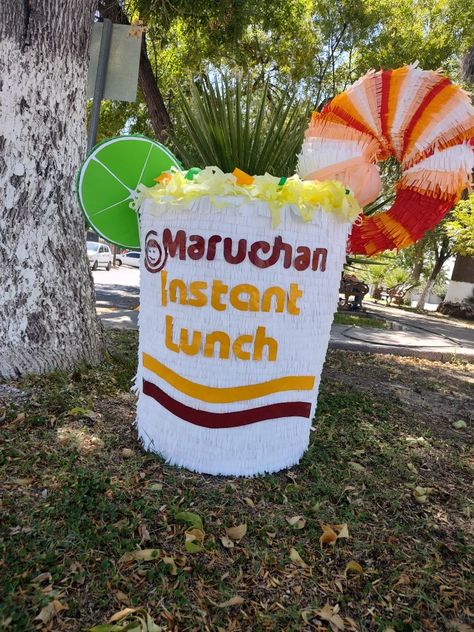 Aesthetic Pinata, Maruchan Party Ideas, Pinata Ideas For Teens, Cute Pinata Ideas, Diy Piñata Ideas, Piñata Designs, Piñata Aesthetic, Mexican Piñatas, Pinatas Ideas