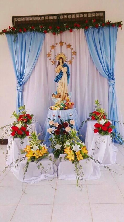 Altar Para La Virgen Ideas, Mary Flowers, La Purisima, Church Altar Decorations, Catholic Altar, Christmas Stage, Church Flower Arrangements, Butterfly Template, Womens Prom Dresses