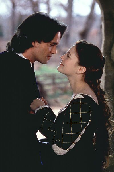 Dougray Scott and Drew Barrymore (Prince Henry and Danielle De Barbarac) in Ever After. "I kneel before you not as a prince, but as a man in love... But I would feel like a king if you, Danielle De Barbarac, would be my wife". Dolores Costello, Dougray Scott, Jenifer Aniston, A Cinderella Story, Cinderella Story, Movies Worth Watching, I Love Cinema, After Movie, Chick Flicks