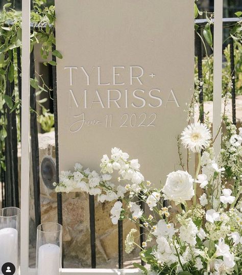 font + color + textures Real Wedding Flowers, Ibiza Wedding, Wedding Venue Decorations, Flower Wedding Invitation, Washington Weddings, Wedding Signage, Classic Frame, Wedding Stationary, Real Flowers