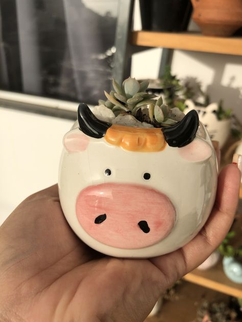 Cow Pinch Pot, Cow Pot, Pottery Pinch Pot, Pinch Pot, Tanah Liat, Pottery Handbuilding, Garden Pottery, Clay Vase, Pinch Pots