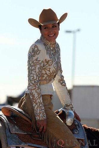 This gold western pleasure outfit is on point Western Pleasure Outfit, Western Riding Clothes, Showmanship Outfit, Showmanship Jacket, Western Show Clothes, Western Pleasure Horses, Western Show Shirts, Save Outfits, Horse Show Clothes