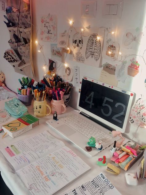 #study #studygram #studygram #studying #studymotivation #studytime #studywithme #motivation #motivationalquotes #motivational #studymedicine #medical #medicalstudent #student #studyblr #medicine #education #xford Science Student Study Table, Study Desk Medical Student, Study Room Decor Medical Student, Medical Student Time Table, Medical Student Desk Setup, Med Student Room Decor, Neet Study Table, Student Table Organization, Medical Student Room