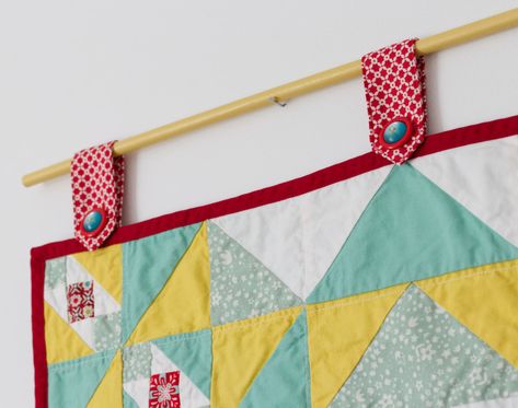 Hanging a Mini Quilt With a Dowel: Best Tutorial & Template – Mix Measure Make Fabric Wall Hanging Diy Mini Quilts, Handcraft Ideas, Quilted Wall Hangings Patterns, Christmas Decorations Sewing, Quilt Hangers, Hanging Quilts, Wood Burning Crafts, Fabric Wall Hanging, Wall Hanging Diy