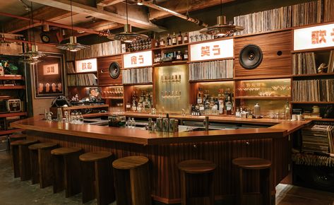 A clandestine Japanese speakeasy is hidden inside Chelsea Market Japanese Speakeasy, Museum Movie, Chelsea Market, York London, How To Find, Chelsea, Marketing, Drinks, Chelsea Fc