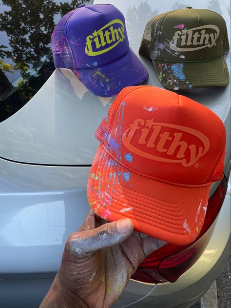 Cool Snap Back Hats, Trucker Hat Designs Ideas, Trucker Hat Aesthetic, Trucker Hat Designs, Trucker Hat Outfit, Custom Fitted Hats, Dope Hats, Hat Aesthetic, Custom Trucker Hats