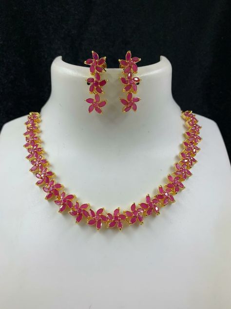 Amethyst Jewelry Necklace, Gold Chain Necklace Womens, Desi Jewellery, Ruby Necklace Designs, Indian Gold Necklace Designs, Indian Gold Necklace, Gold Jewelry Rings, Ruby Jewelry Necklaces, Simple Necklace Designs