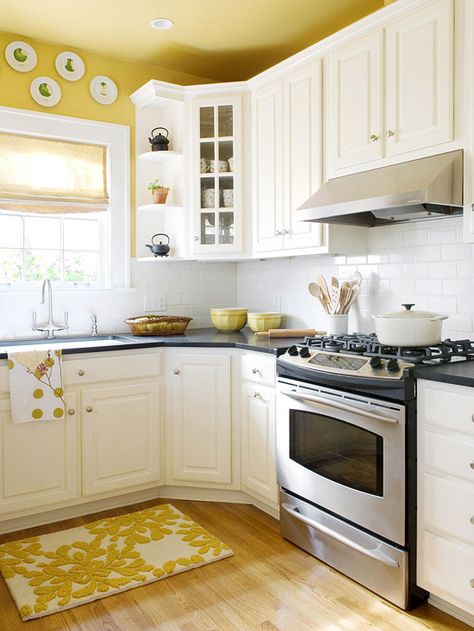 We love this pretty yellow kitchen! Yellow Kitchen Designs, Yellow Kitchen, Yellow Walls, Kitchen Decorating, Kitchen Redo, Trendy Kitchen, Counter Tops, Decor Minimalist, Kitchen Remodel Idea