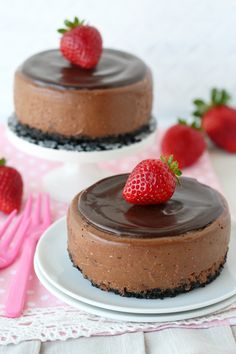 Desserts For 2 People, 2 People Recipes, Desserts For 2, Cheesecake For Two, Small Cheesecakes, Small Batch Baking, Chocolate Cheesecake Recipes, Single Serve Desserts, Single Serving Recipes