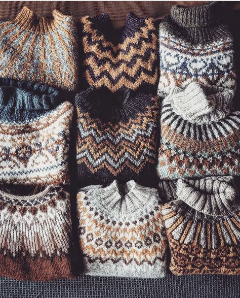 Witchy Style, Icelandic Sweaters, Mode Hippie, Fair Isles, Fair Isle Knitting Patterns, Knitting Instructions, Fair Isle Knitting, Autumn Style, Handmade Knitting