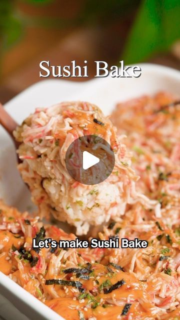 Sushi Rice Bake Recipe, Chicken Sushi Bake, Pan Sushi, How To Make Sushi Bake, Sushi Bake Recipe Video, Low Carb Sushi Bake, Salmon Sushi Bake Video, Sushi Bake Video, Bake Sushi