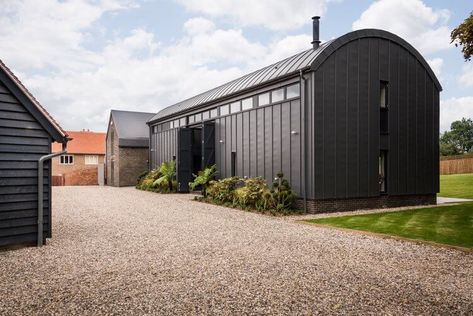 Frimley Barn, Oxfordshire - The Metal Roof Company Modern Irish Farmhouse, Irish Farmhouse, Barn Remodel, Curved Roof, House Roof Design, Barn Garage, Modern Barn House, Metal Barn, Roofing Companies