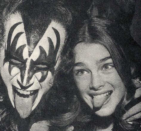 Gene Simmons Kiss, Rock Aesthetic, Rockstar Aesthetic, Rockstar Girlfriend, 80s Vibes, Gene Simmons, Rockstar Gf, 80s Aesthetic, Kiss Band