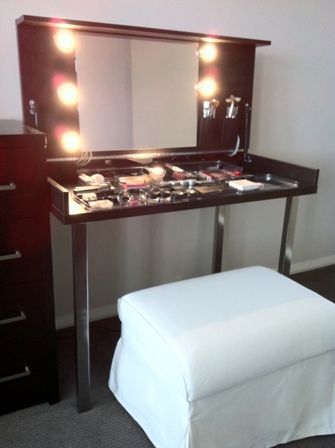 DIY Hideaway Dressing Table USING Ikea's VIKA VEINE table. In this image, the table top is flipped up to reveal a mirror, lights, and make up storage. I want to make one for my closet! Google Ideas, Koti Diy, Table Lighting, Diy Vanity, Ikea Hackers, Vanity Table, Beauty Room, Lighting Ideas, My New Room