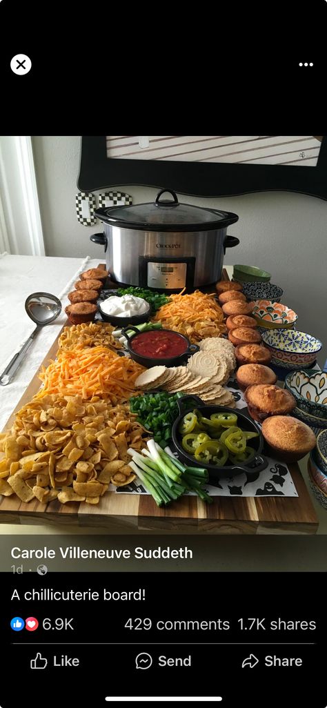 Chili Bar Party, Dinner Party Planning, Chili Dinner, Chili Bar, Party Food Buffet, Charcuterie Inspiration, Party Food Platters, Party Dishes, Charcuterie And Cheese Board