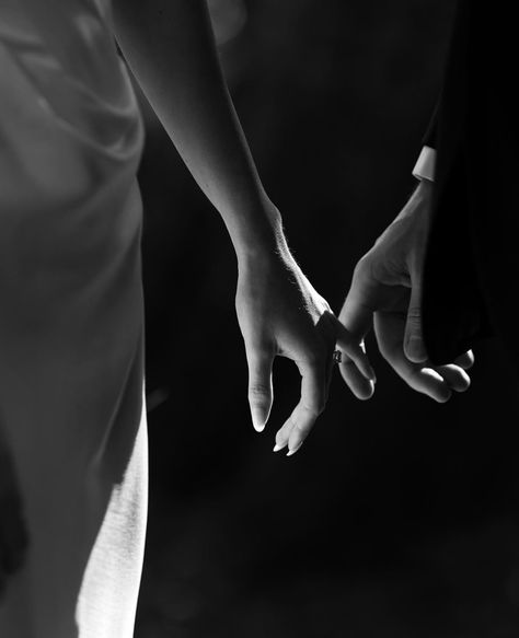 Black White Couple Aesthetic, Hands Couple Aesthetic, Black And White Romance Aesthetic, Couple Hands Aesthetic, Couple Hands Holding, Dark Couple Aesthetic, Black And White Couple Aesthetic, Holding Hands Aesthetic, Wedding Preparation Photos