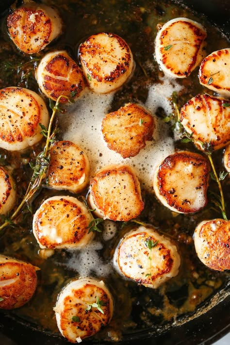 Brown Butter Scallops - Cook the most perfect scallops every. single. time. So fast and easy to make (just 5 ingredients) yet so so fancy! Brown Butter Scallops, Damn Delicious Recipes, Butter Scallops, Scallop Pasta, Dinner Fish, Seafood Dinners, Instagram Recipes, Scallop Recipes, Scallops Seared