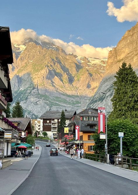 Switzerland Destinations, Grindelwald Switzerland, Visit Switzerland, Switzerland Travel, Beautiful Places In The World, Travel Goals, Pretty Places, Dream Destinations, Travel Aesthetic