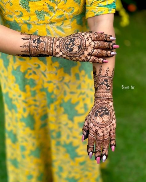 Mehendi Designs For Hands Peacock, Mehendi Palm, Mehndi Designs Wedding, Shadi Season, Latest Mehndi Designs Wedding, Mehendi Designs For Hands, Mehendi Wedding, Peacock Mehndi, Rajasthani Mehndi