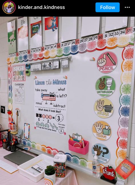 Pinterest Classroom, Simple Elementary Classroom Decor, 1st Grade White Board Ideas, Mixed Age Classroom Setup, First Year Teacher Classroom Setup Kindergarten, Classroom Whiteboard Ideas Kindergarten, 2nd Grade Classroom Decor Themes, Classroom Whiteboard Ideas Organization, Elementary Whiteboard Organization