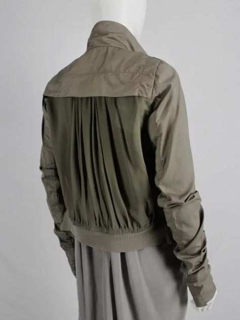 Rick Owens beige bomber jacket with pleated silk back panel | V A N II T A S French Vogue, Pleated Jacket, Study Style, Flight Jacket, American Design, Rick Owens, Bangalore, Flight, Bomber Jacket