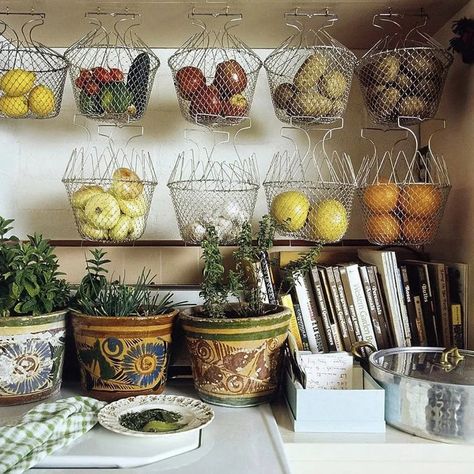 Joan Didion’s kitchen: A photo of produce baskets and countertop herbs prompts a debate. Hal Decor, Boho Kitchen, Kitchen Art, 인테리어 디자인, Apartment Ideas, House Inspo, House Inspiration, Kitchen Inspirations, My Dream Home