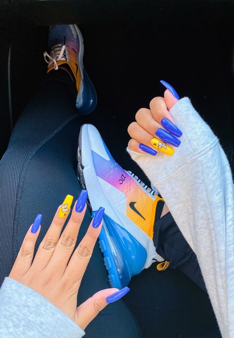 Laker Nails Design, Lakers Nail Designs, Laker Nails, Kobe Nails, Lakers Nails, Acrylic Nails Yellow, Gigi Bryant, Shellac Colors, Yellow Nail Art