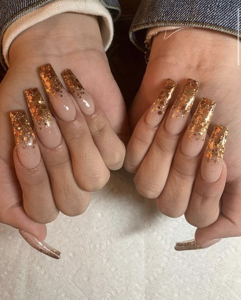 Gold Glitter Acrylic Nails, Nail Ideas For Winter Simple, Nail Ideas Glitter, Nail Ideas For Winter, Nail Ideas Gel, Nail Ideas Spring, Simple Nail Ideas, Nail Ideas Acrylic, Gel Nail Ideas