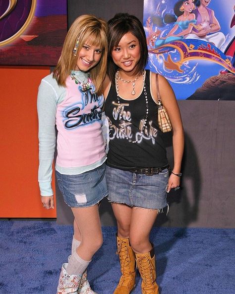 it’s called fashion sweetie Brenda Song 2000s, Y2k Costume, 2000s Looks, Channel Outfits, Y2k Fits, 2000s Fashion Trends, Brenda Song, 2000s Outfits, Ashley Tisdale