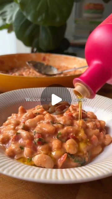 Easy Vegan Meals on Instagram: "High protein creamy tomato and basil beans

By @Sophsplantkitchen

It’s tomato season guys so make the most whilst they’re at their best. This also works really well with slightly-past-their-best toms so save for later when you need it.

Protein breakdown:

Beans: 31g
Tofu: 34g
Nooch: 8g
Miso: 4g

Total: 77g
/2 = 38.5g

Ingredients

1/2 an onion, finely chopped
5 cloves garlic, crushed
1 tbsp tomato puree
3-4 large tomatoes, chopped
2 x 400g tins of butterbeans
Small handful of torn fresh basil
250g firm tofu - I used tomato flavoured @taifuntofu but if you can’t find this, just use firm tofu and add a bit more tomato puree and salt
3 heaped tbsp nooch
2 tbsp white miso
Splash of water

To serve:
More fresh basil
Extra virgin olive oil
Toasted sourdough brea Easy Vegan Meals, Splash Of Water, Tomato Puree, Firm Tofu, Tomato Season, White Miso, Vegan Meals, Save For Later, Vegan Recipes Easy