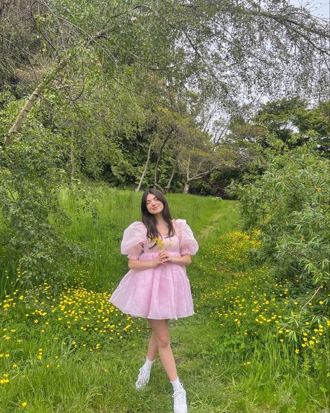 Selkie, selkie dress, puff dress, cottage core, garden aesthetic, parisian style, soft aesthetic, pink dress, summer vibes, nature aesthetic, photo idea, ig photos, girly outfits Puff Dress Outfit, Aesthetic Pink Dress, Selkie Puff Dress, Pink Dress Summer, Cottage Core Garden, Selkie Dress, Parisian Outfits, Dress Cottage, Ig Photos