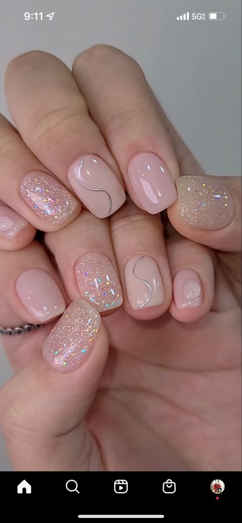 Estemio Nail, Manicure Shellac, Kutek Disney, Gel Nail Art Designs, Romantic Nails, Fancy Nails Designs, Gelish Nails, Simple Gel Nails, Pointed Nails