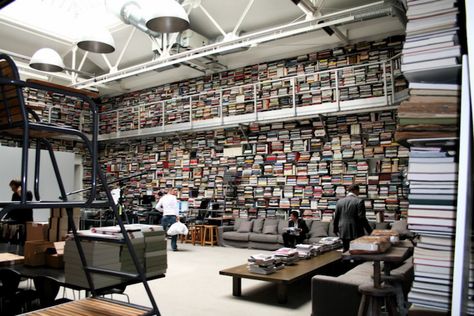 Iconic fashion designer Karl Lagerfeld does things differently than the rest of us–even with something as ordinary as a bookshelf. The creative direc Library Space, Bookshelf Ideas, Private Library, Swiss Chalet, Beautiful Library, Room Mirror, Chic Flats, Home Libraries, Bookcase Shelves