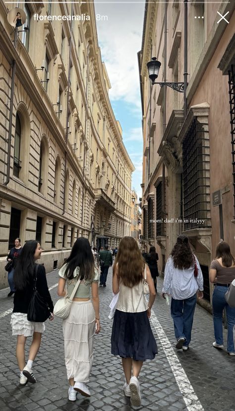 girl's trip to Italy | exchange student diaries Study Abroad Instagram Story, Exchange Student Europe, Study In Italy Aesthetic, Italy Exchange Student, Exchange Student Aesthetic Italy, Study Abroad In Italy, Exchange Student Aesthetic, Europe Study Abroad, Student Diary