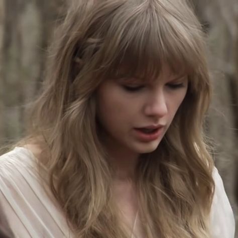 Safe And Sound Taylor Swift, Taylor Swift Icon, Safe And Sound, Taylor Swift, Swift, Sound, Bts, Hair