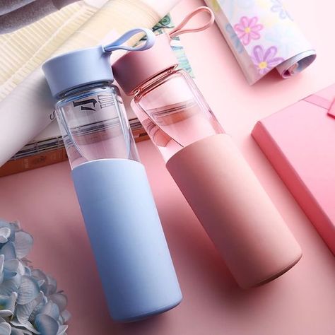 Trendy Water Bottles, Drinking Water Bottle, Creative Christmas Gifts, Cute Water Bottles, Cute School Supplies, Glass Water Bottle, Botol Air, Cute Cups