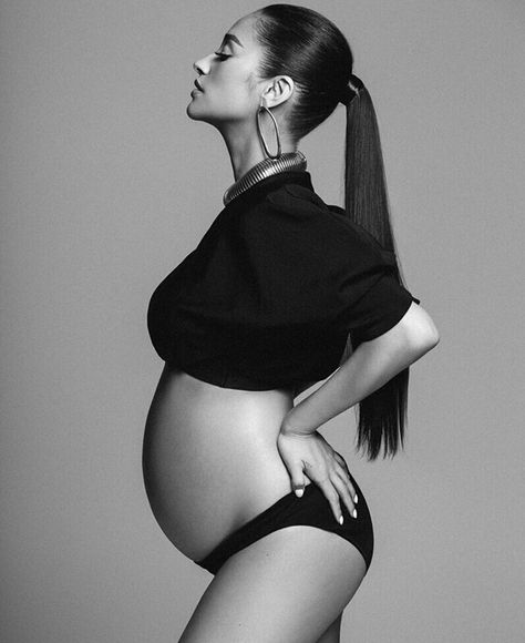 Shay Mitchell Masculine Maternity Shoot, Maternity Studio Photoshoot, Studio Maternity Photos, Baby Bump Pictures, Pregnancy Belly Photos, Cute Pregnancy Pictures, Belly Photos, Maternity Photography Studio, Maternity Photography Poses Pregnancy Pics