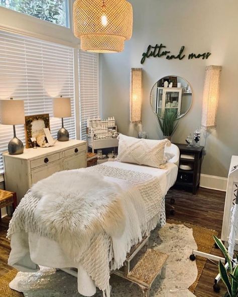 Spa Room Ideas, Massage Room Decor, Home Spa Room, Beauty Salon Interior Design, Lash Room Decor, Esthetician Room Decor, Esthetics Room, Spa Room Decor, Hairdresser Salon