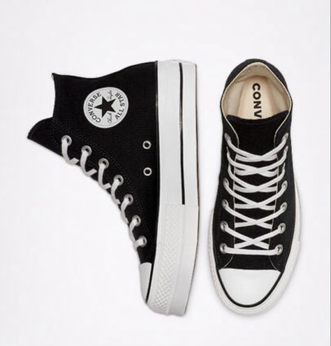 Canvas Platform Chuck Taylor All Star, 90s Girl Bands, Converse Style Women, All Star Platform, Photographie Indie, Platform Chucks, Womens High Top Shoes, Chuck Taylor All Star Lift, All Stars Converse