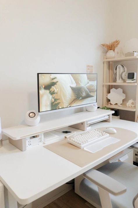 Desks Minimalist, Cozy Gaming Setup, Aesthetic Workspace, Home Office Aesthetic, Calm Aesthetic, Cozy Gaming, Cozy Desk, Aesthetic Desk, Work Office Decor